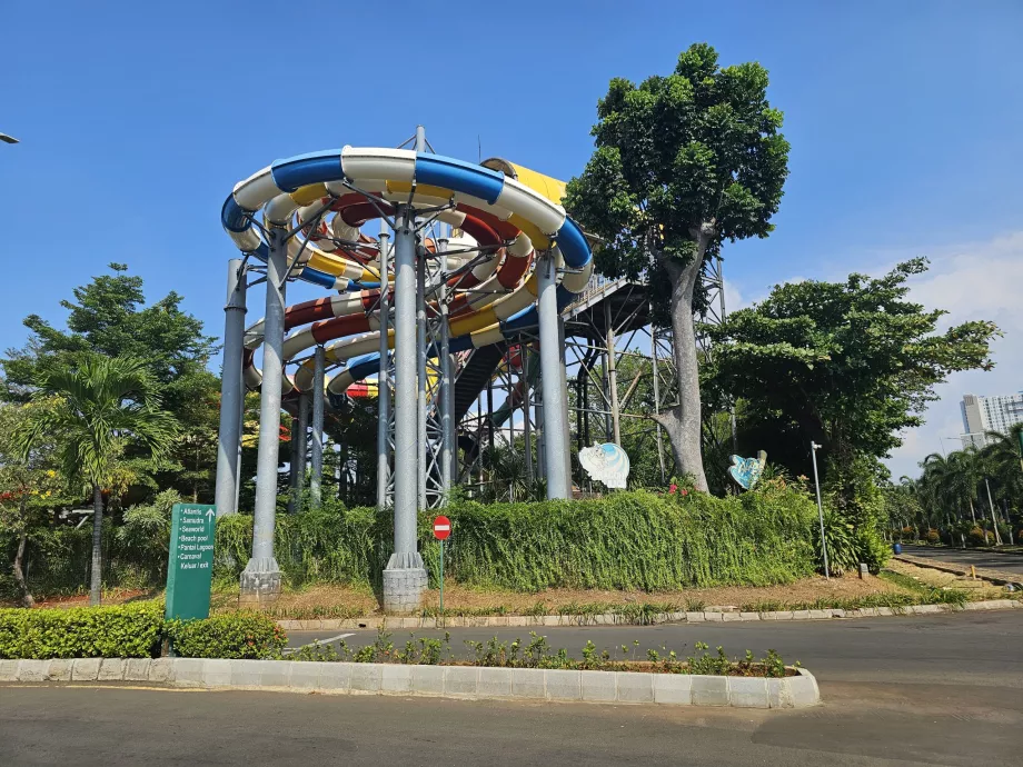 Deslizamentos no Parque Ancol