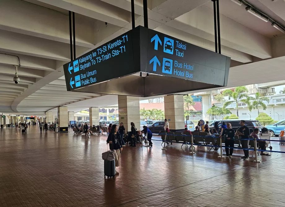 Sinais de trânsito, Aeroporto de Jacarta