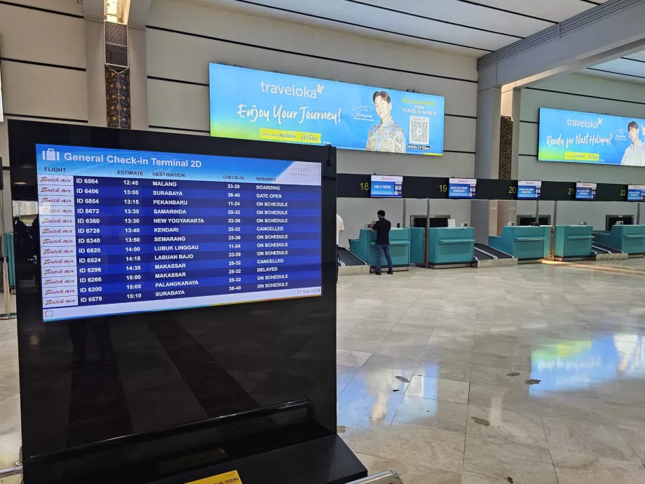 Check-in no aeroporto CGK de Jacarta