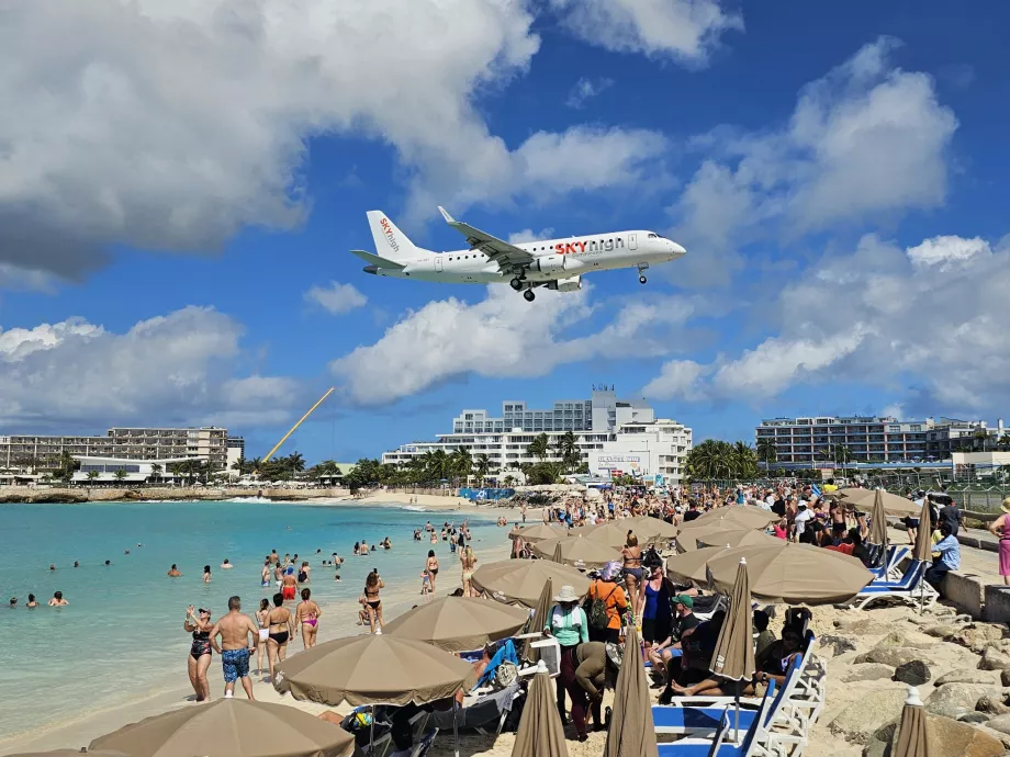 Sky High Dominicana em Maho Beach