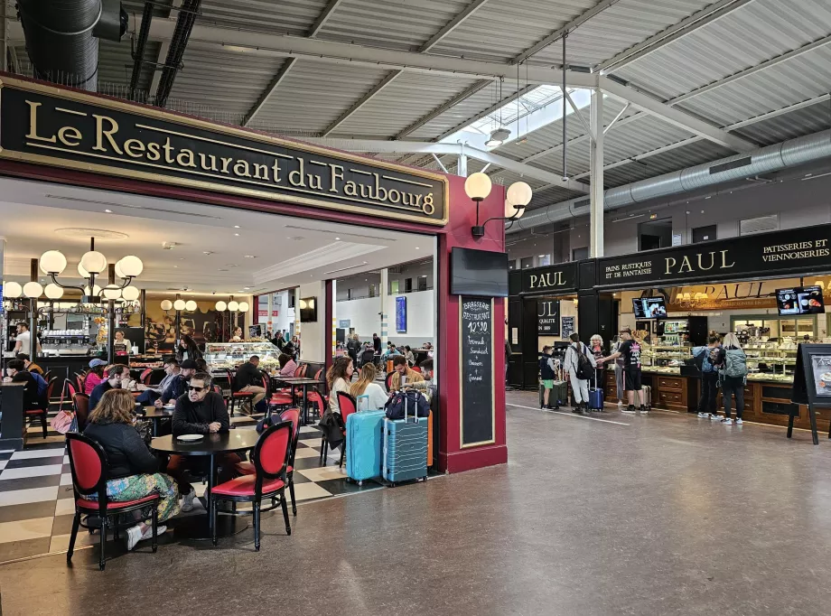 Refrescos, área pública, Terminal 2