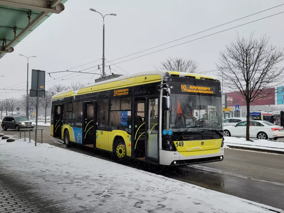 Trolleybus 29 at the airport