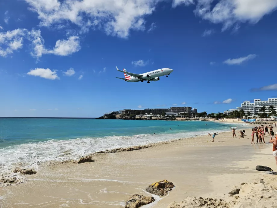 American Airlines em SXM