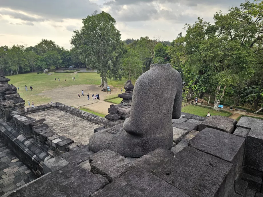 Buda sem cabeça, Templo de Borobudur