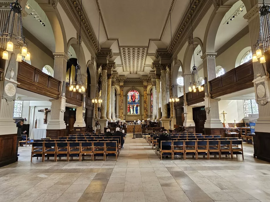 Interior da Catedral de São Filipe