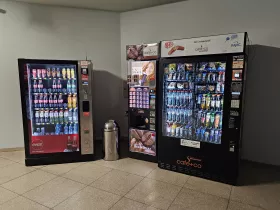 Máquinas de venda automática no aeroporto de Brno