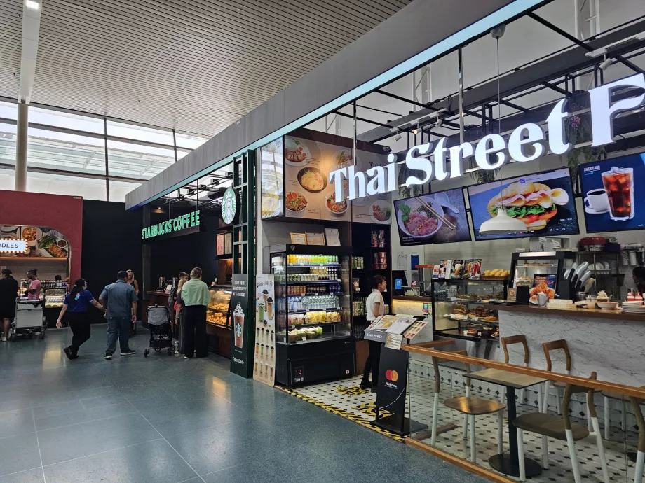 Refreshments, public area, international terminal