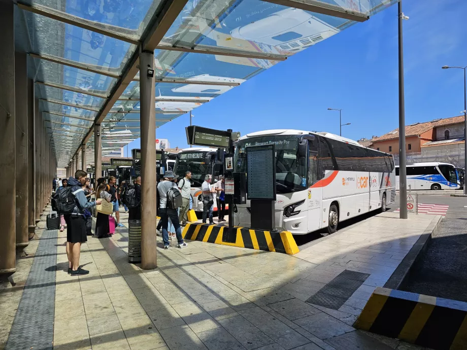 Paragem de autocarro do aeroporto, St Charles