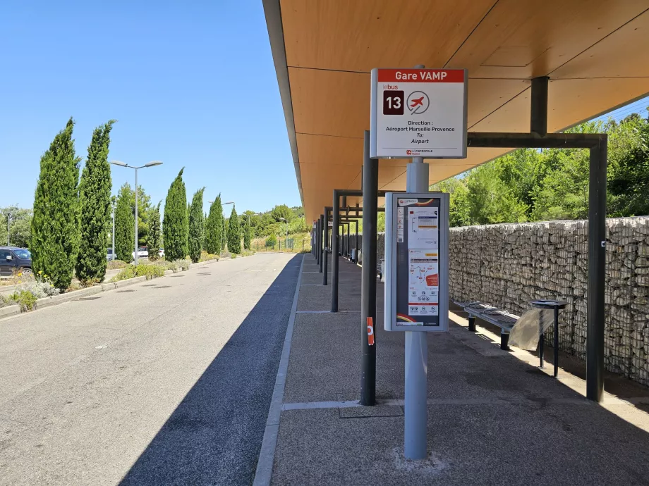 Paragem de autocarro em direção ao aeroporto