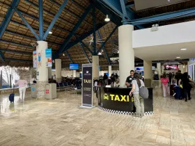 Stand oficial do TAXI no aeroporto PUJ