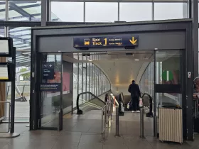 Entrance to the platform direction Sweden