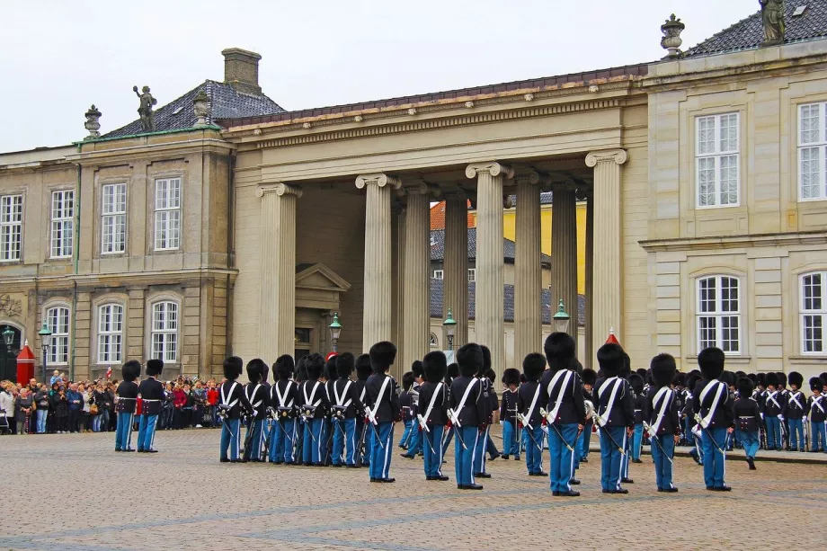 Troca da Guarda, Amalienborg