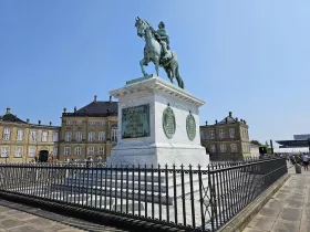 Estátua equestre do Rei Frederik V.