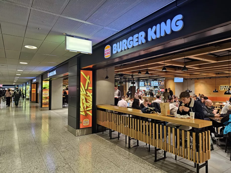 Praça de alimentação, Burger King (zona de trânsito)