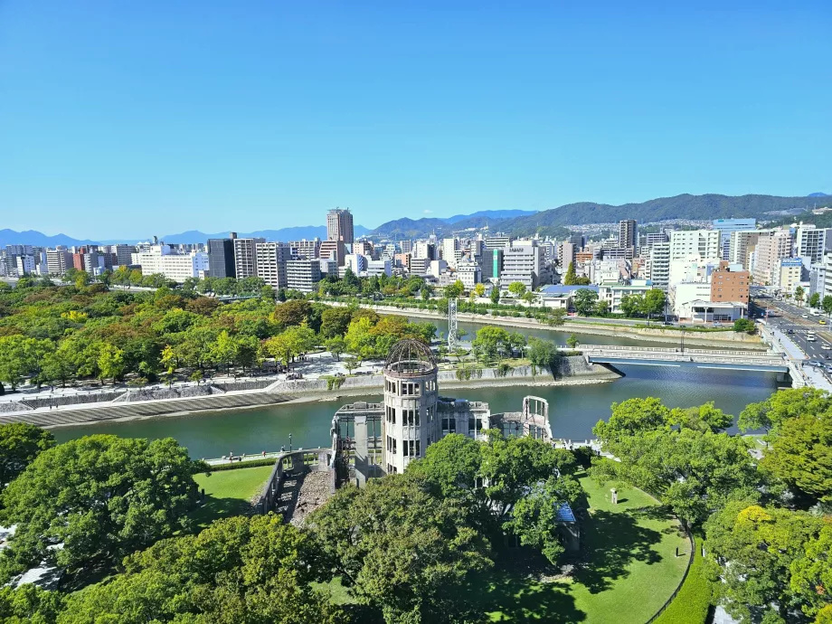 Torre Orizuru, vista do Memorial da Paz de Hiroshima