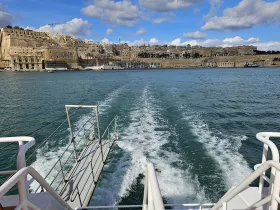 Vista do Ferry de Valletta - Tri-City