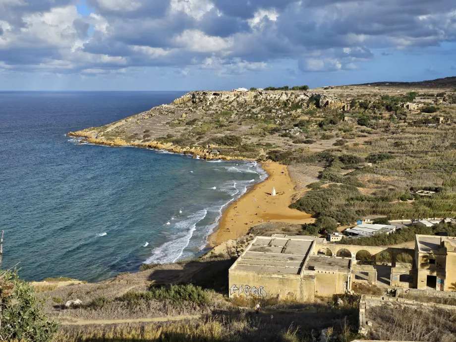 Vista da baía de Ramla a partir da gruta de Calypso