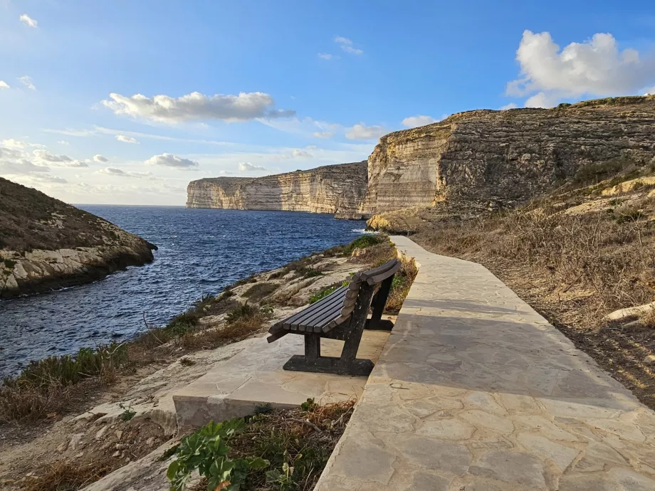 Calçadas em torno de Xlendi