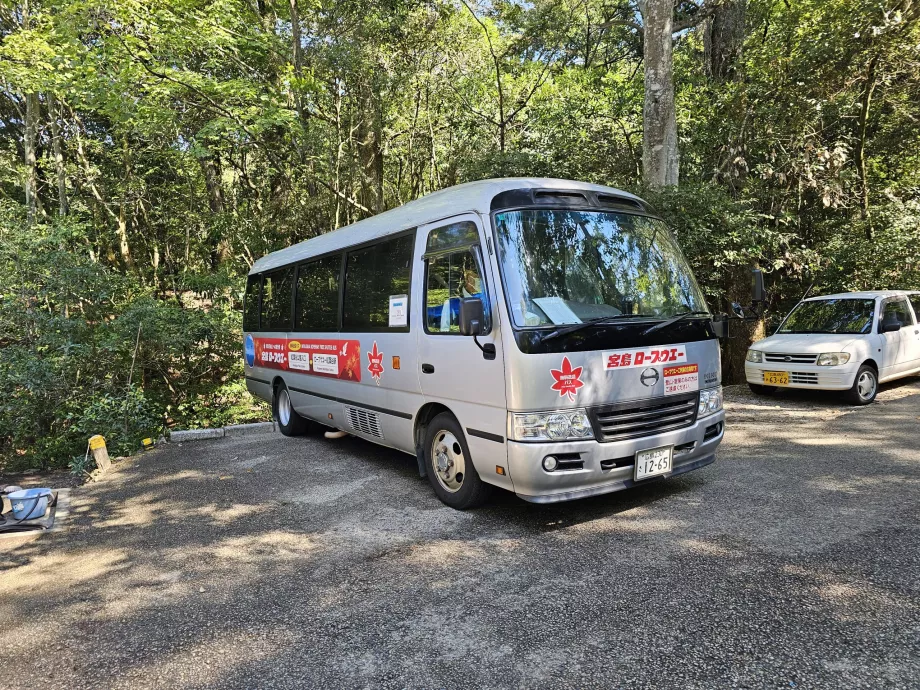 Autocarro de transporte do porto para o teleférico