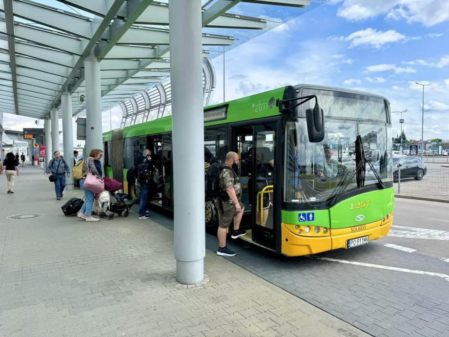 Autocarro número 159 do aeroporto de Poznan