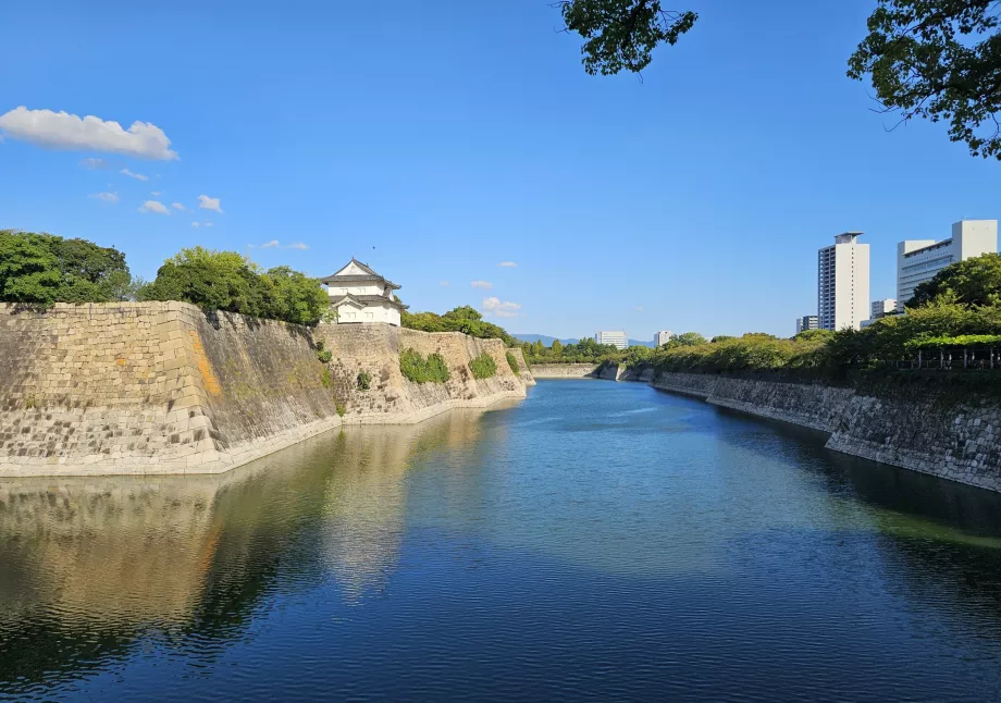 Castelo de Osaka, muralhas e fosso