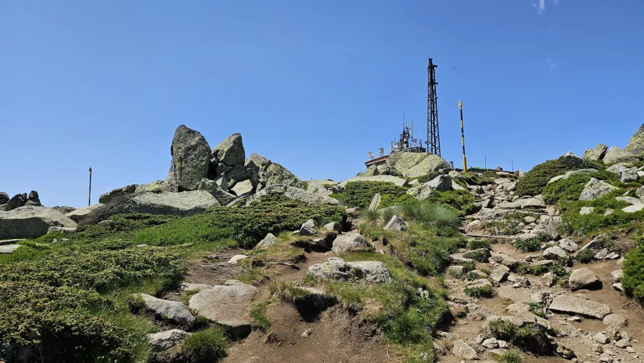 O pico mais alto das montanhas de Vitosha - "Cherni vrh"