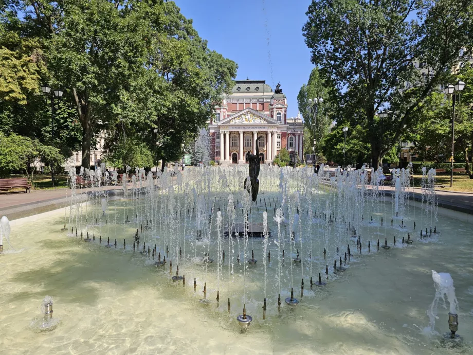 Fonte em frente ao Teatro Ivan Vazov