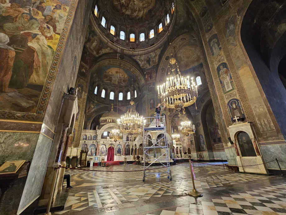 Interior da Catedral Alexander Nevsky