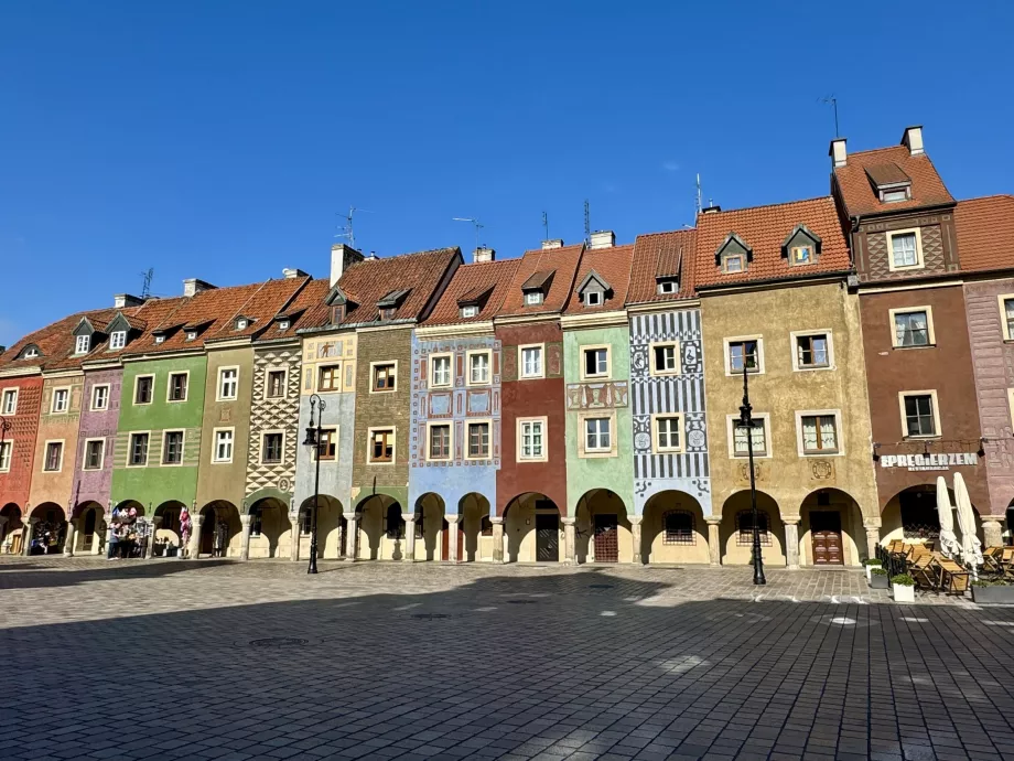 Casas coloridas na Stary Rynek em Poznan