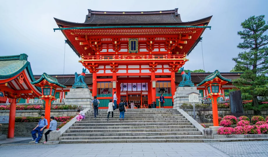 O santuário principal de Fushimi Inari