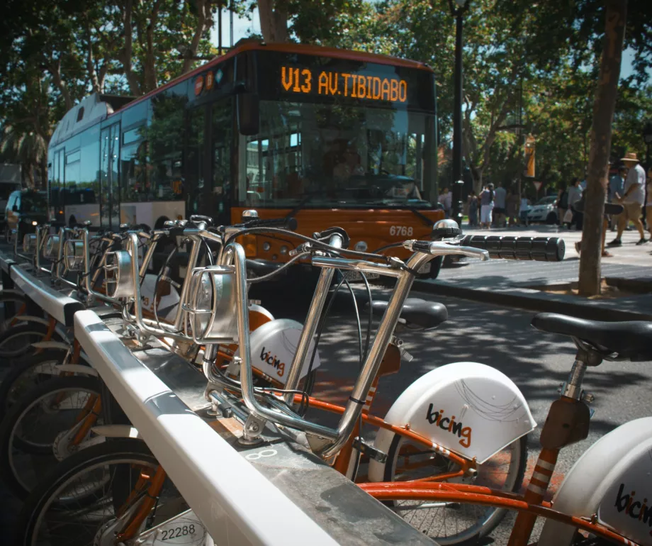 Partilha de autocarros e bicicletas em Barcelona