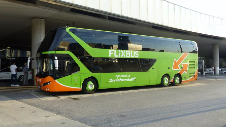 Flixbus no aeroporto de Viena