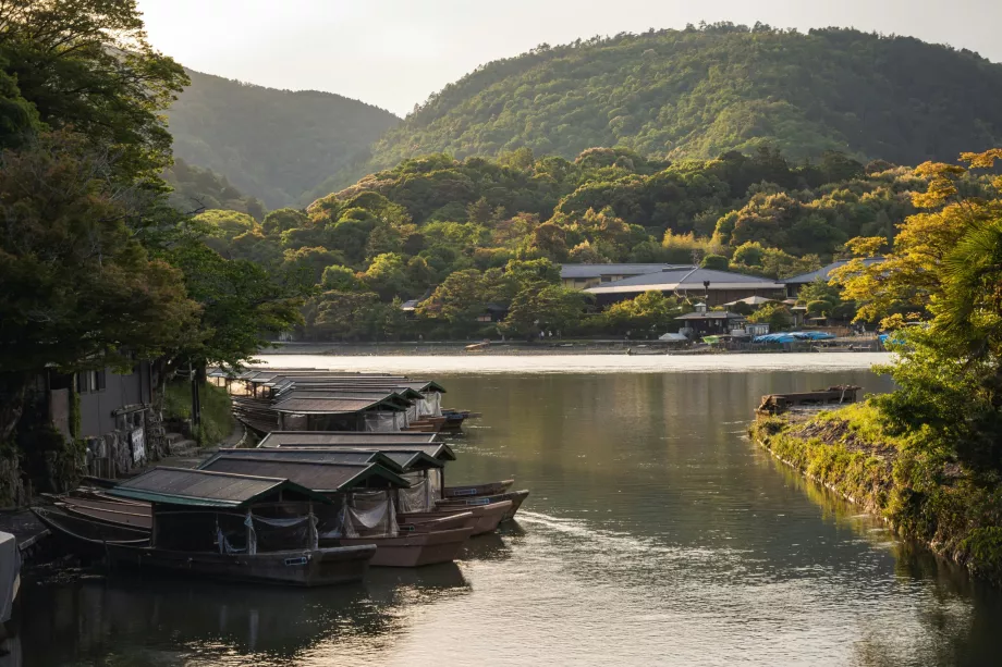 Cruzeiro no rio Hozugawa