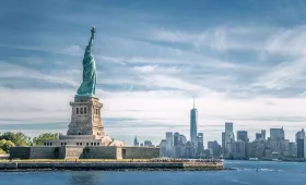 Estátua da Liberdade e Manhattan