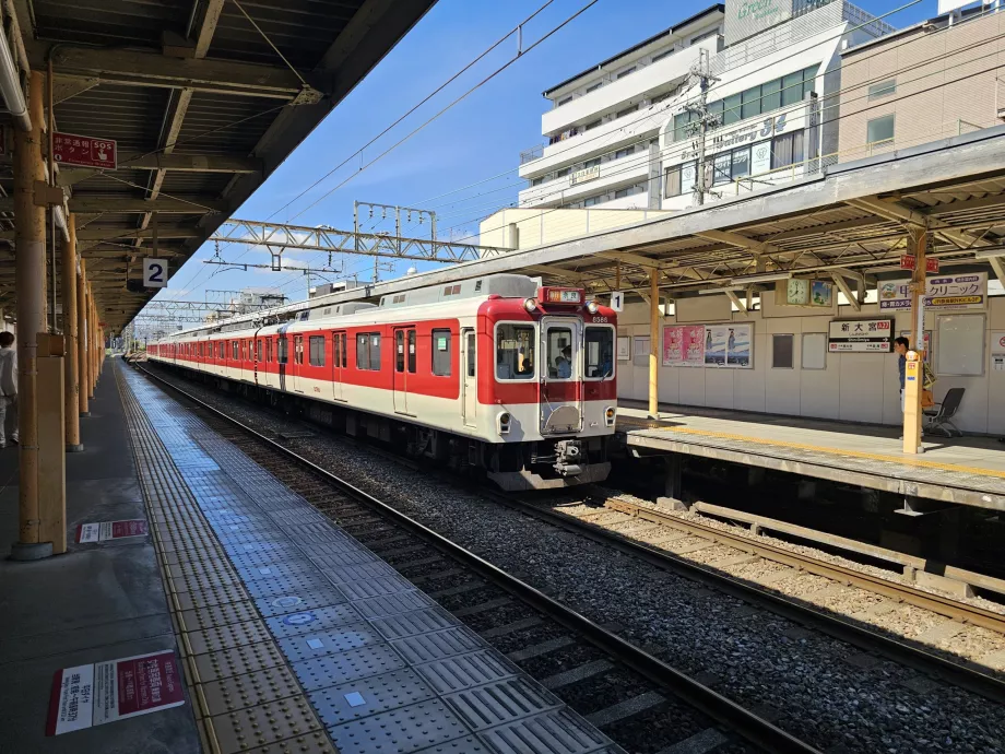 Comboio Kintetsu