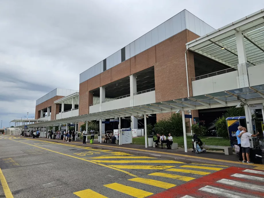 chegada ao aeroporto de Veneza