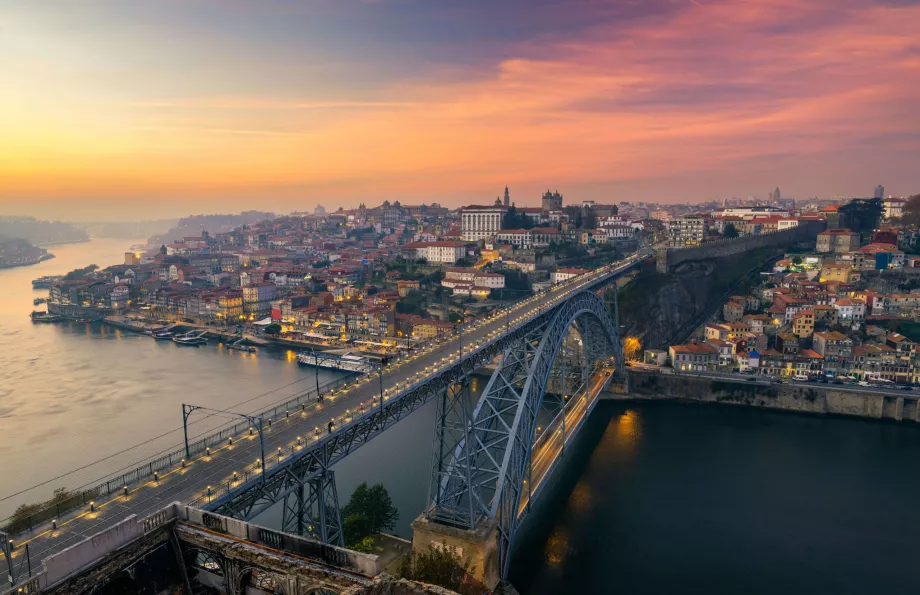 Ponte Luis à noite